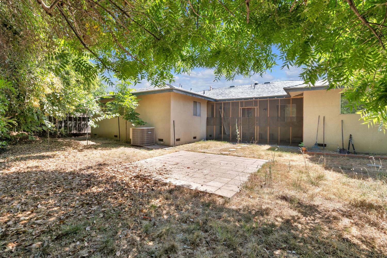 6805 N Backer, Fresno, CA 93710