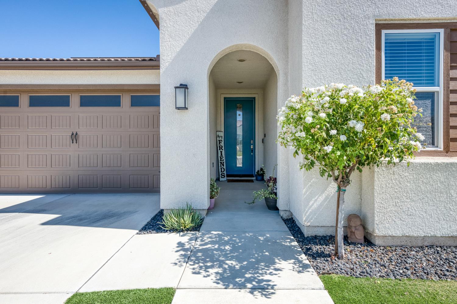 4113 Sussex Ave, Clovis, CA 93619