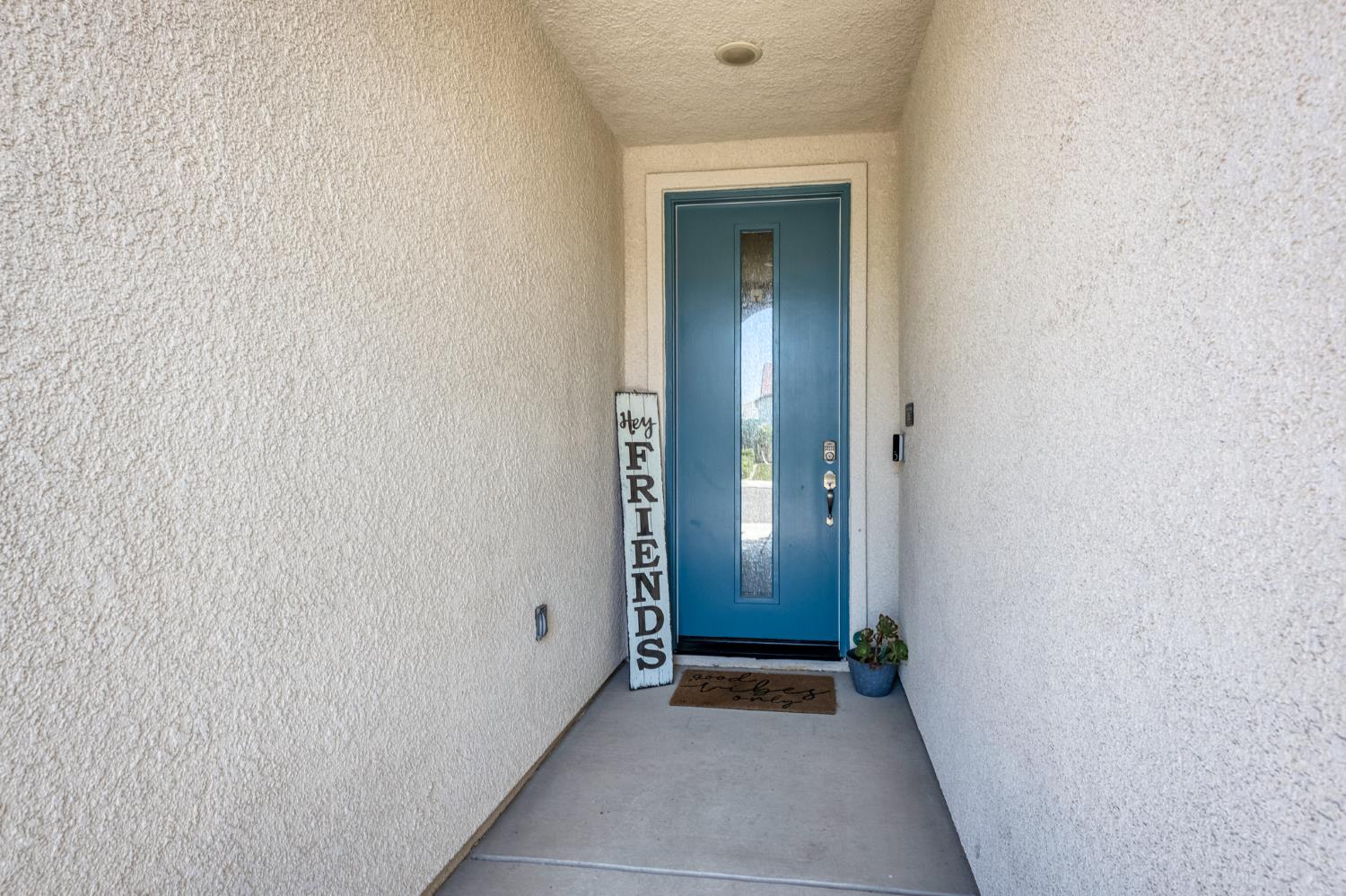 4113 Sussex Ave, Clovis, CA 93619