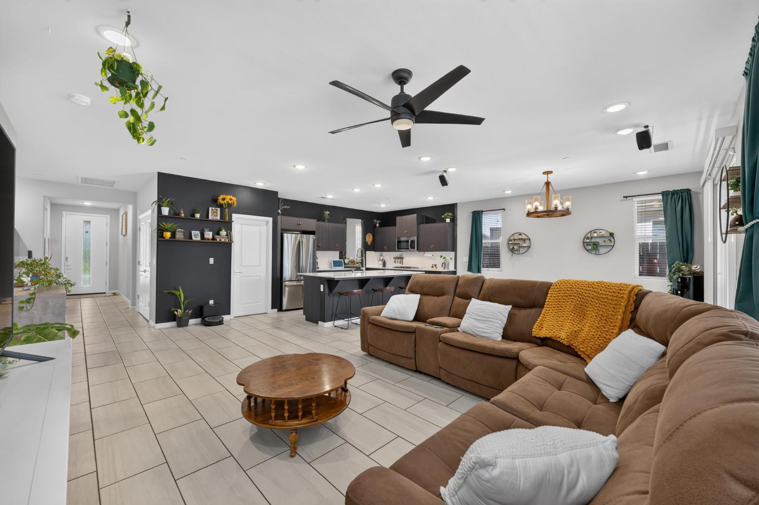 4113 Sussex Ave, Clovis, CA 93619