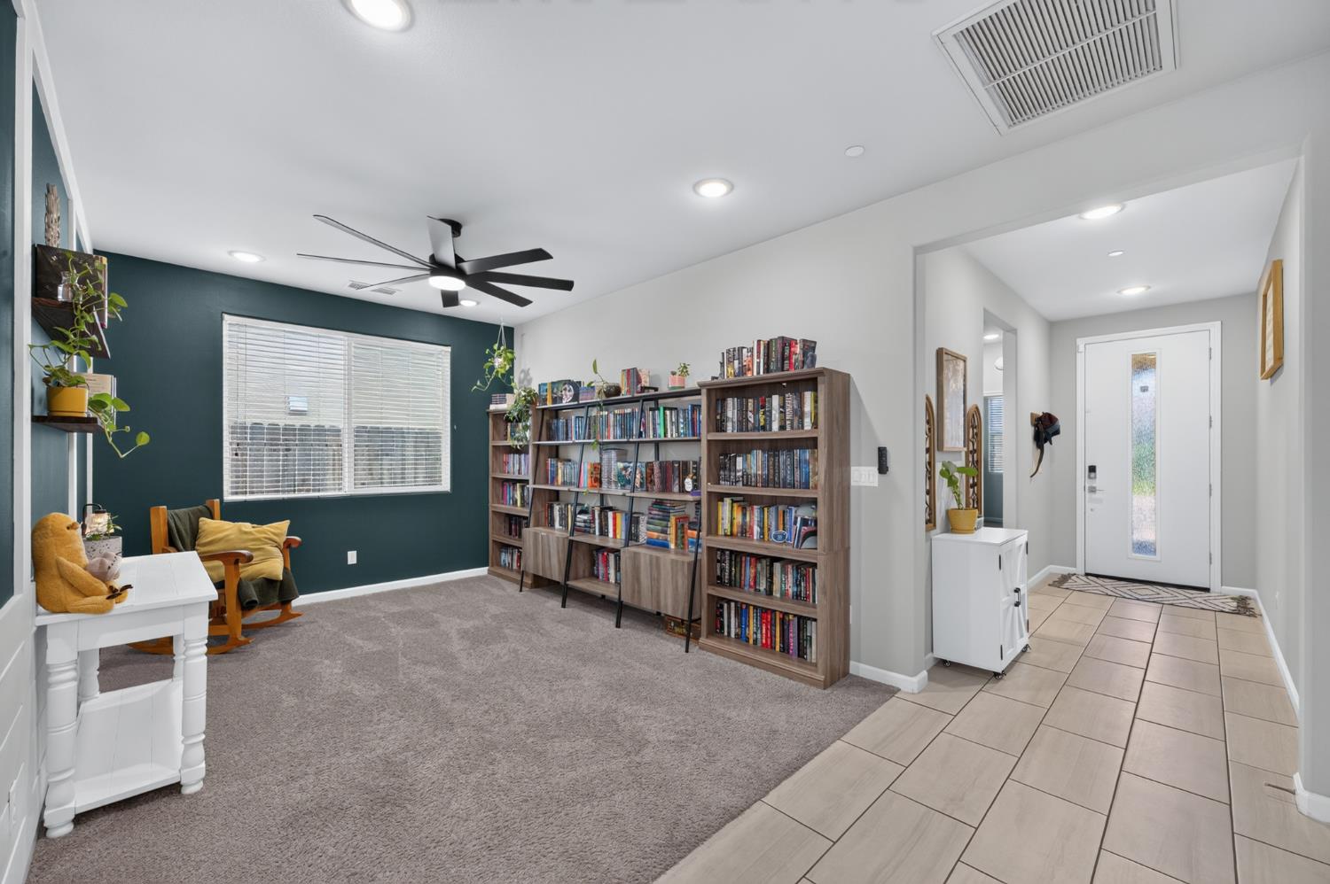 4113 Sussex Ave, Clovis, CA 93619