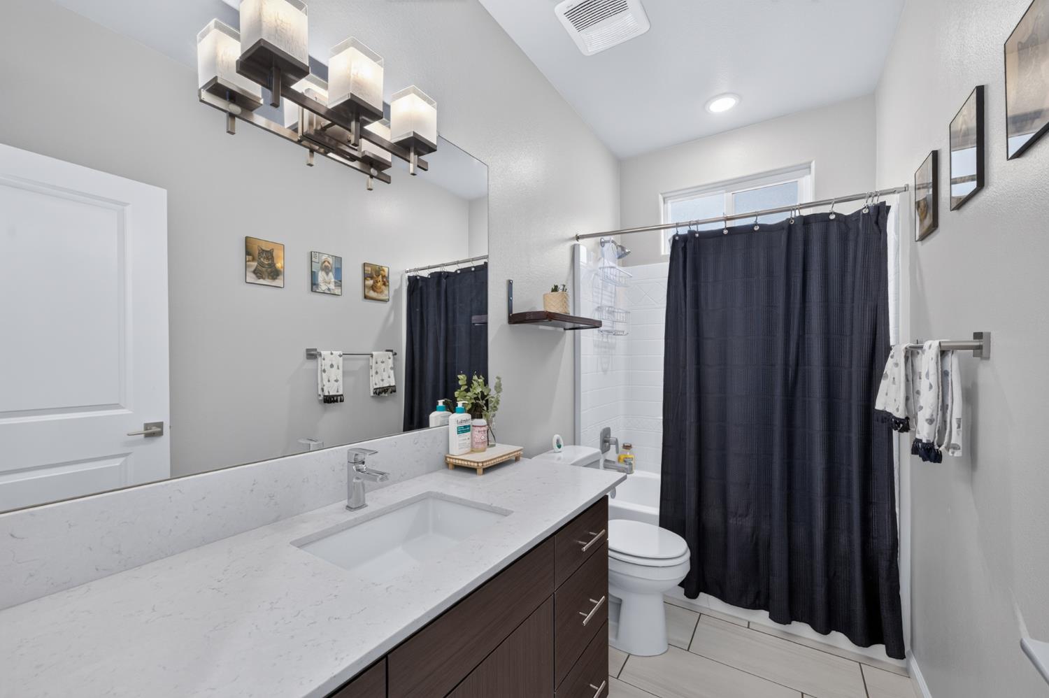 4113 Sussex Ave, Clovis, CA 93619