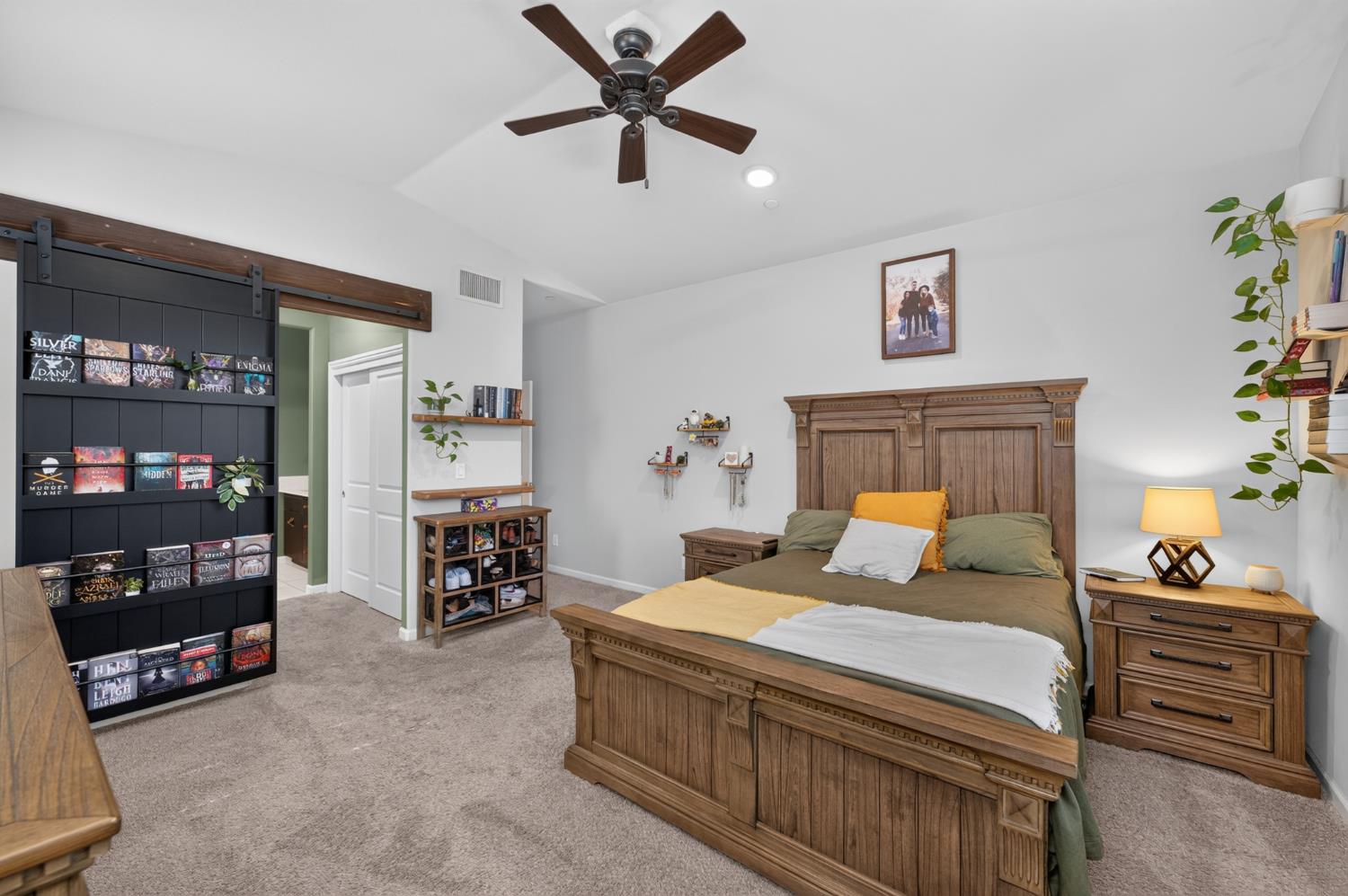 4113 Sussex Ave, Clovis, CA 93619