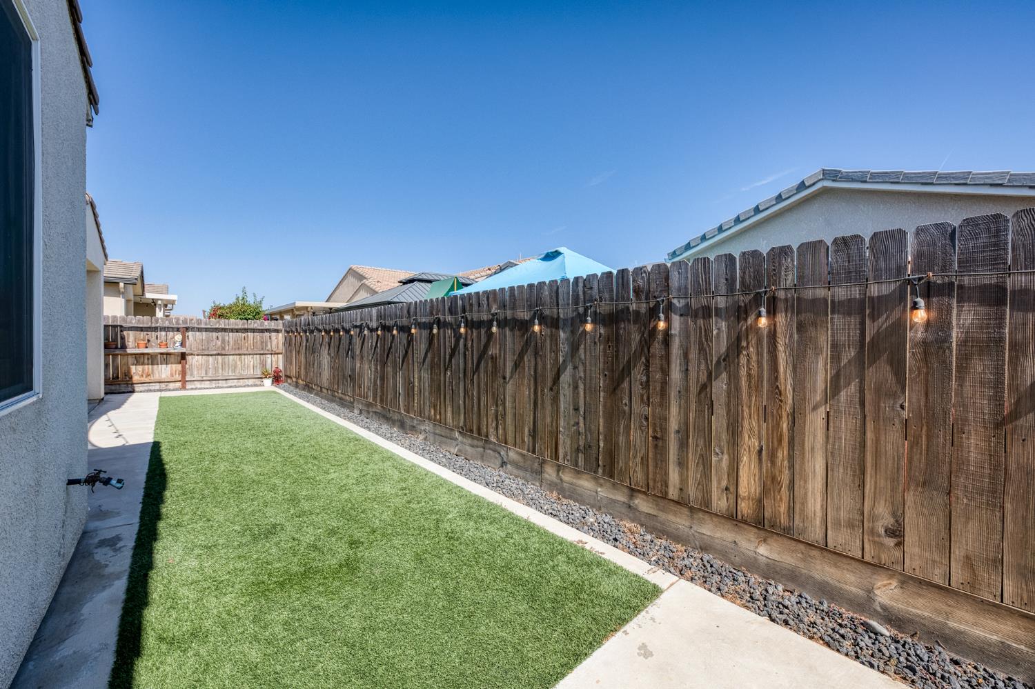 4113 Sussex Ave, Clovis, CA 93619