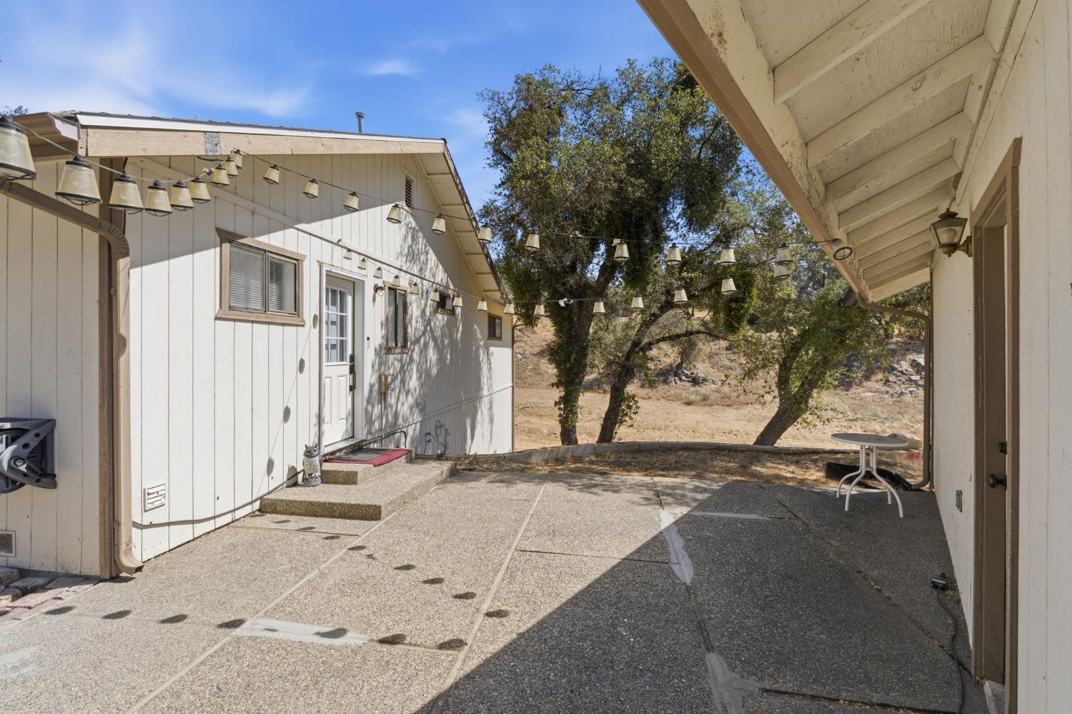 28841 Yosemite Springs Pkwy, Coarsegold, CA 93614