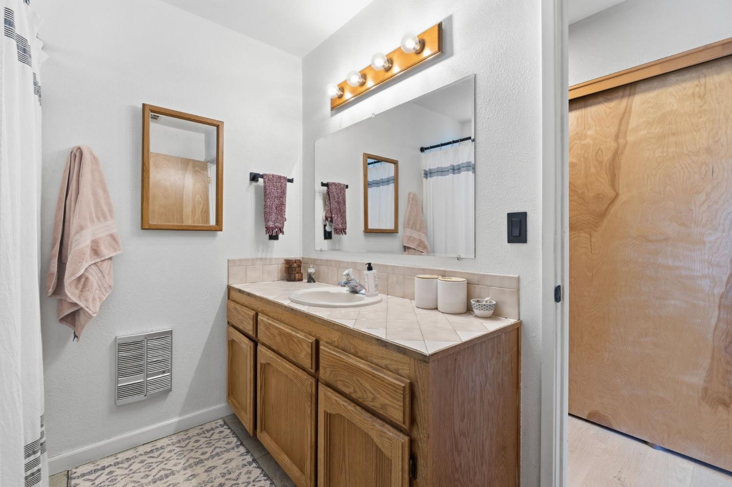 28841 Yosemite Springs Pkwy, Coarsegold, CA 93614