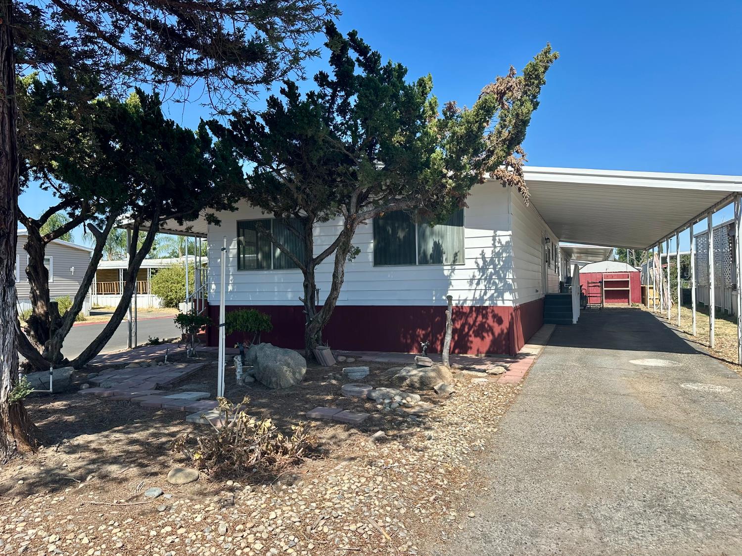 3556 Duke #150, Fresno, CA 93727