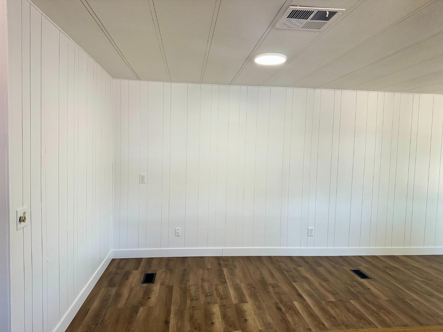 3556 Duke #150, Fresno, CA 93727