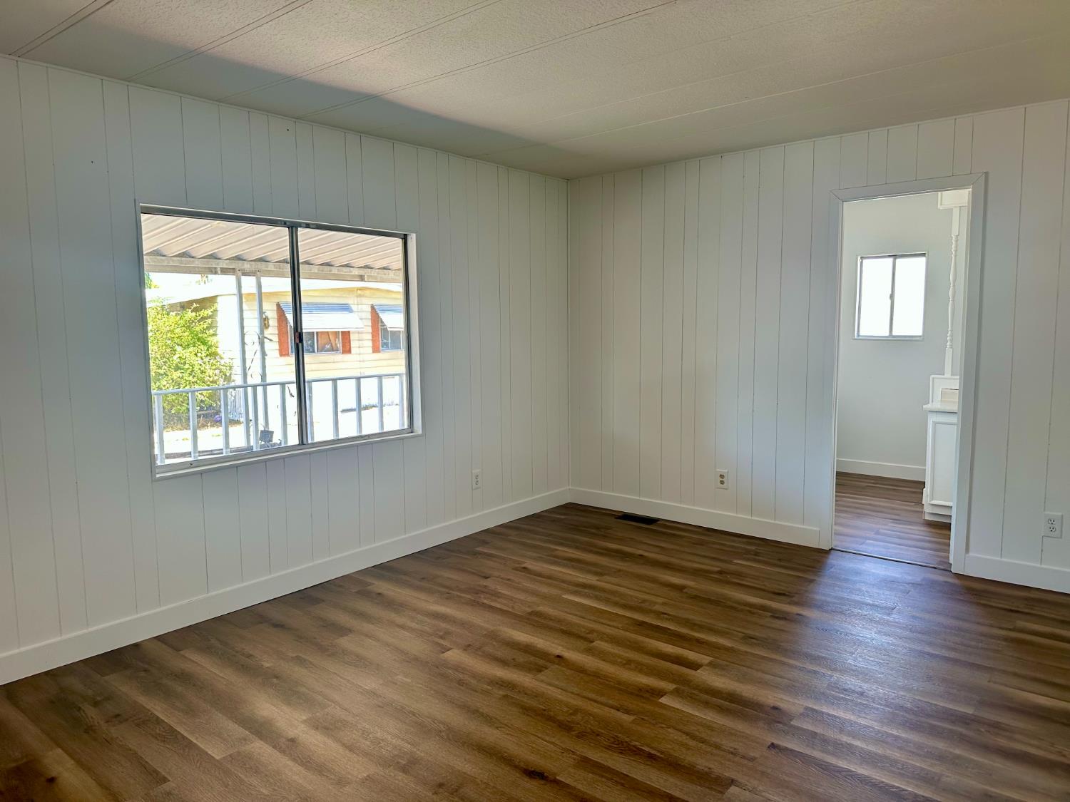 3556 Duke #150, Fresno, CA 93727