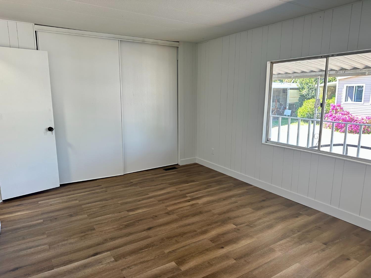 3556 Duke #150, Fresno, CA 93727