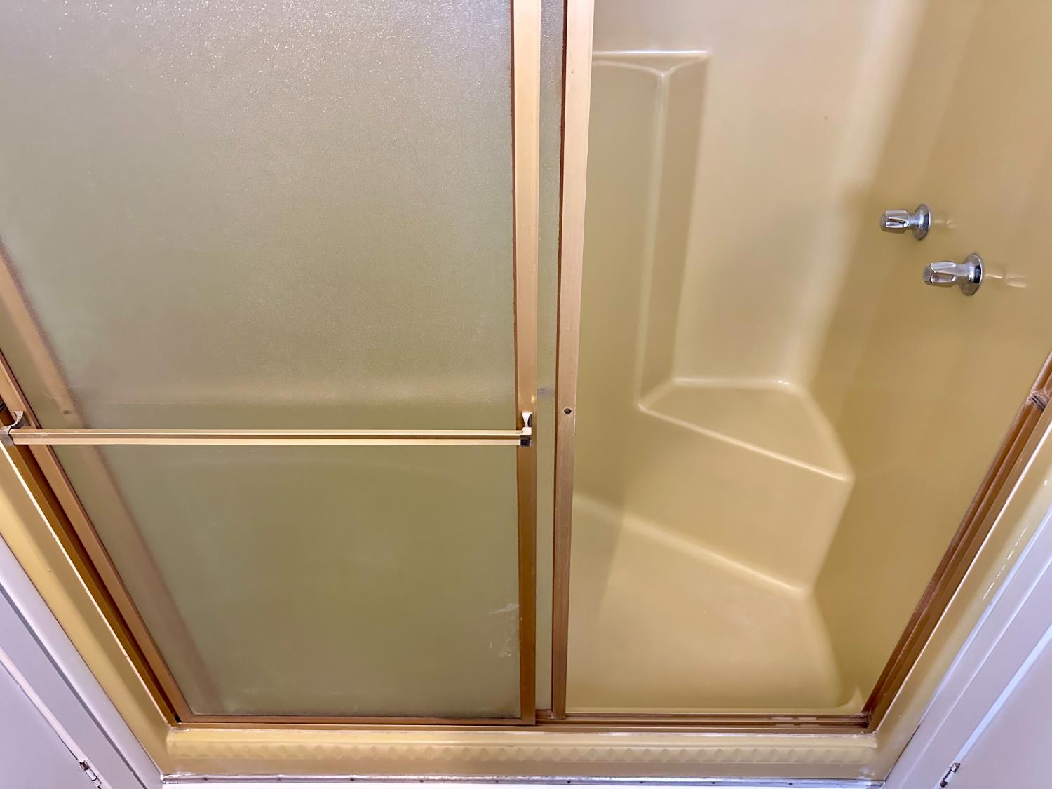 3556 Duke #150, Fresno, CA 93727