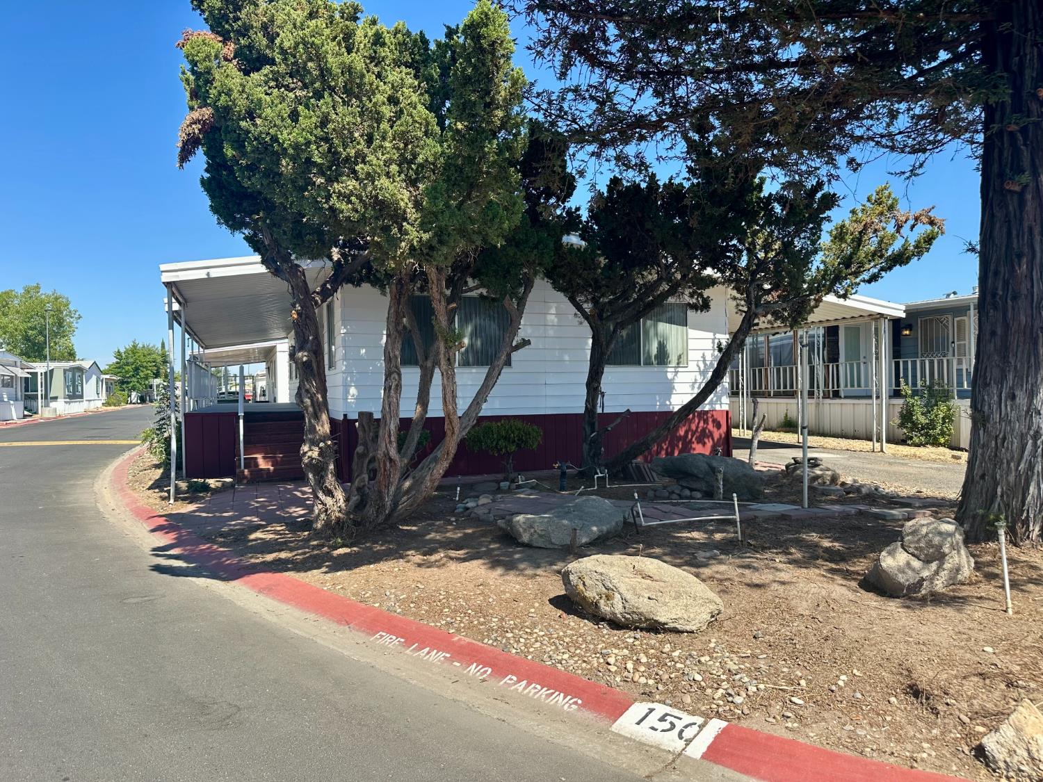 3556 Duke #150, Fresno, CA 93727