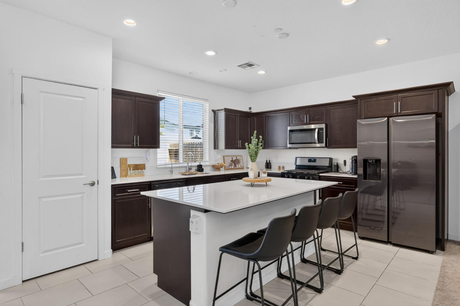 4065 N Contessa Ave, Fresno, CA 93723