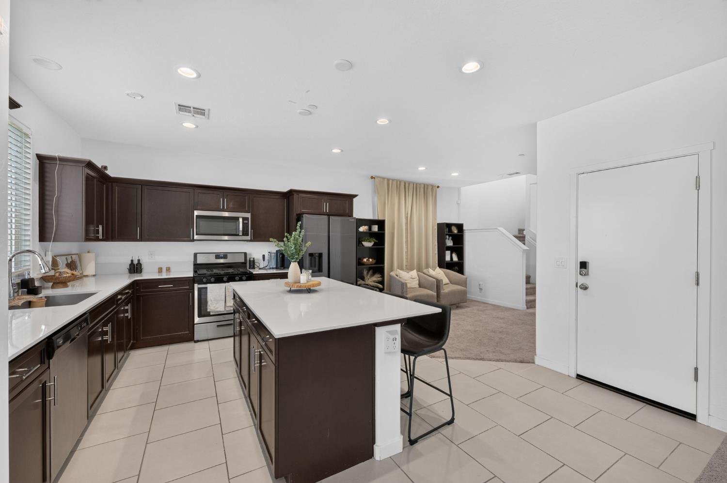 4065 N Contessa Ave, Fresno, CA 93723