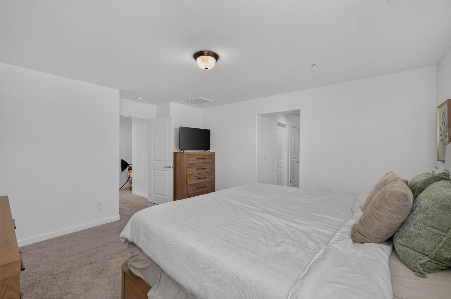 4065 N Contessa Ave, Fresno, CA 93723