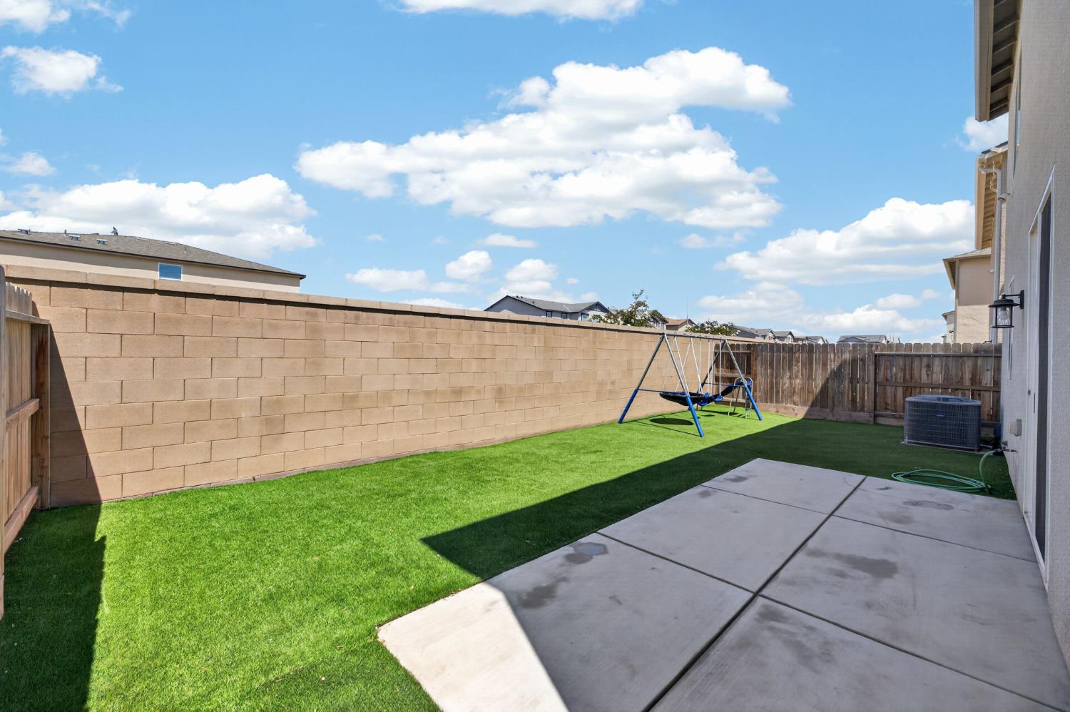 4065 N Contessa Ave, Fresno, CA 93723