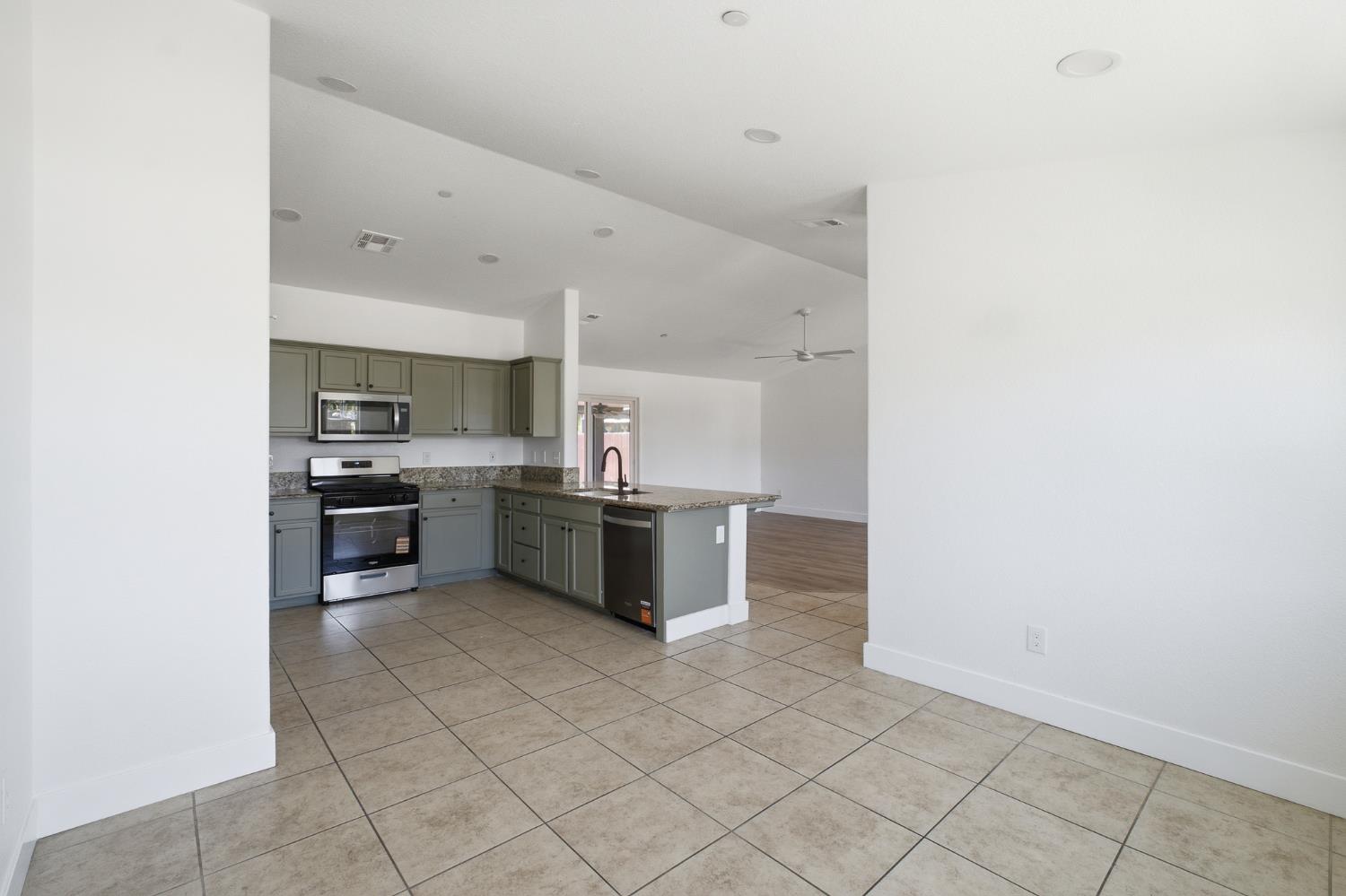 4648 W Harvard Ave, Fresno, CA 93722