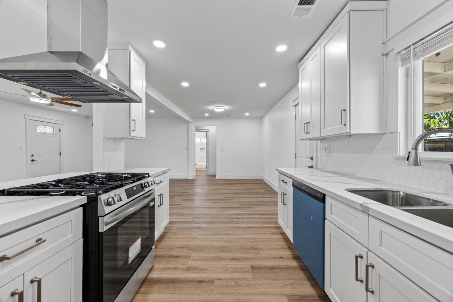 1001 12Th St, Orange Cove, CA 93646