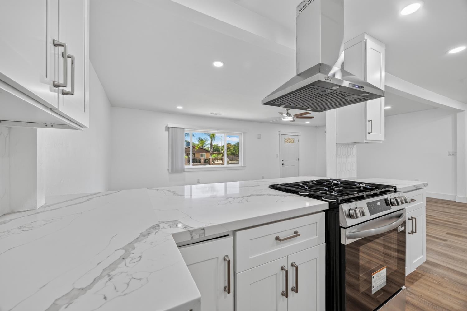 1001 12Th St, Orange Cove, CA 93646