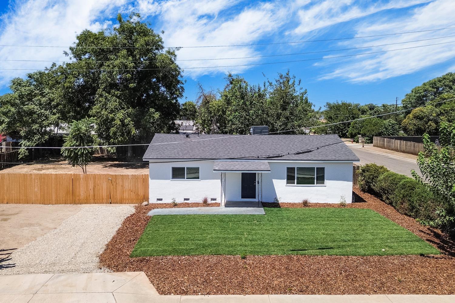 1001 12Th St, Orange Cove, CA 93646