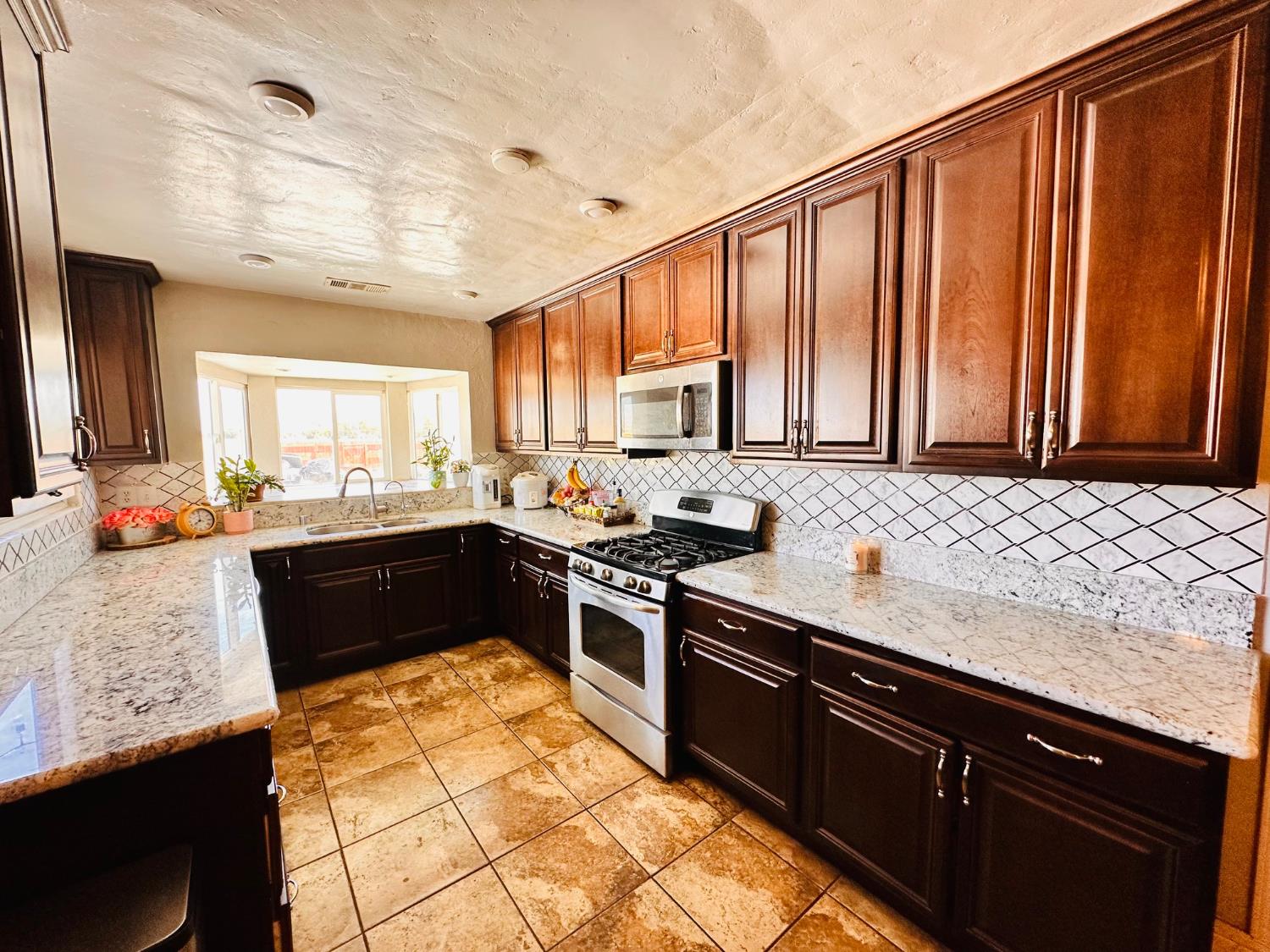 11236 E Herndon, Clovis, CA 93619