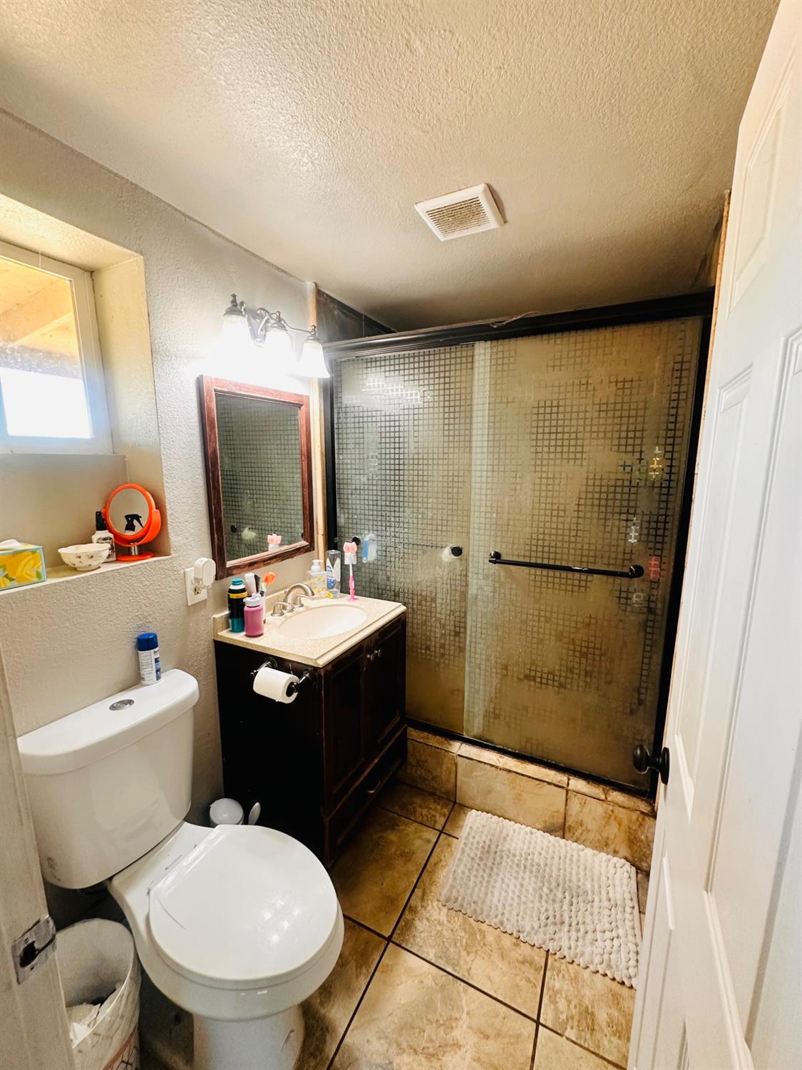 11236 E Herndon, Clovis, CA 93619