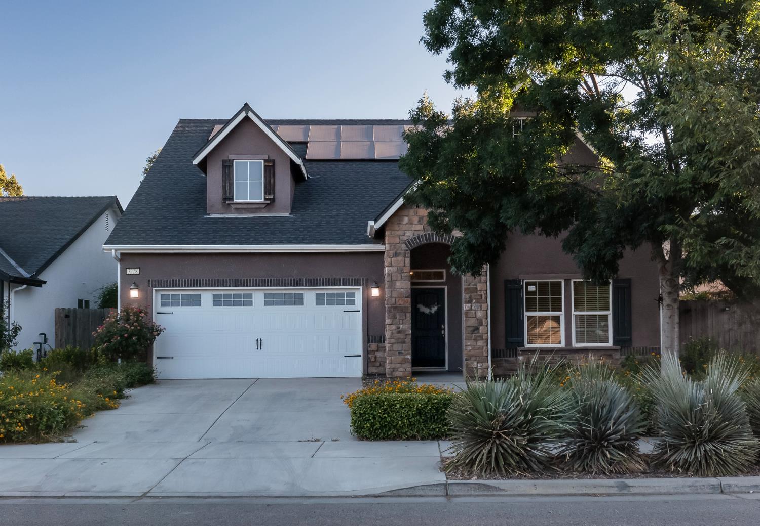 3728 W Ceres Ct, Visalia, CA 93291