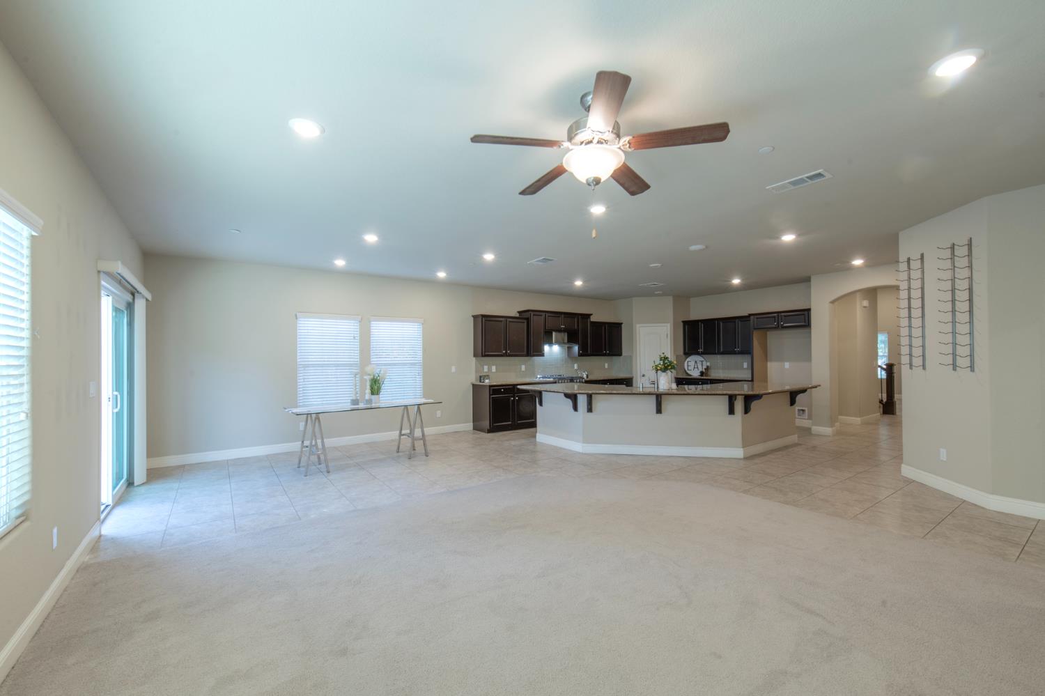 3728 W Ceres Ct, Visalia, CA 93291