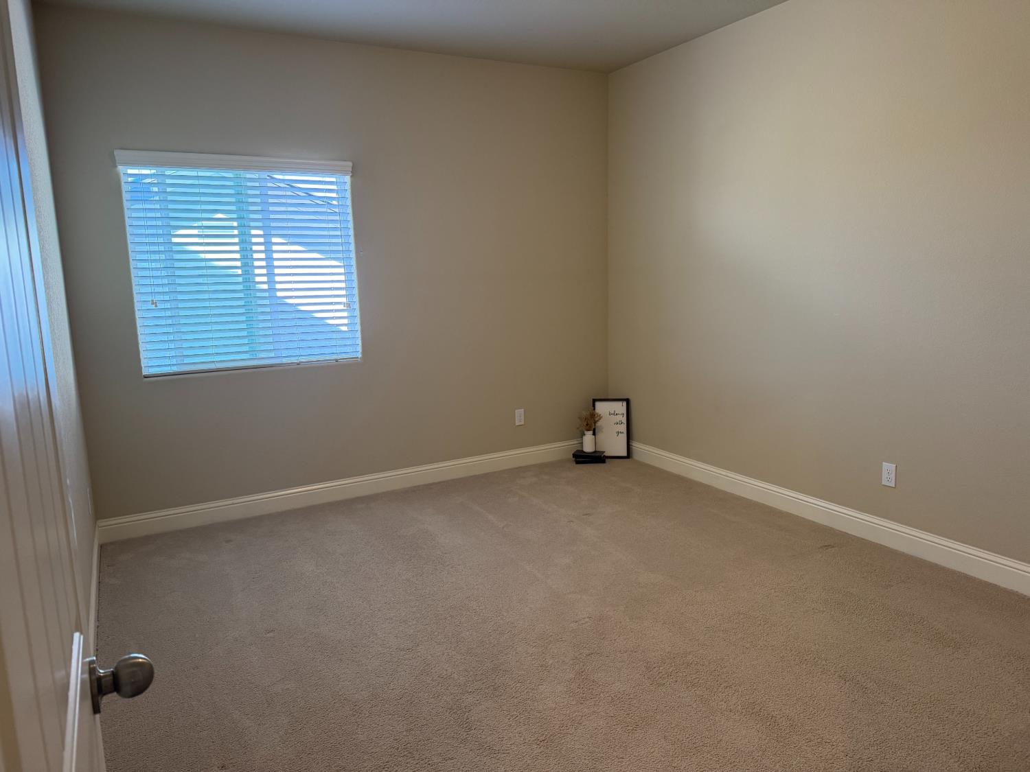 3728 W Ceres Ct, Visalia, CA 93291