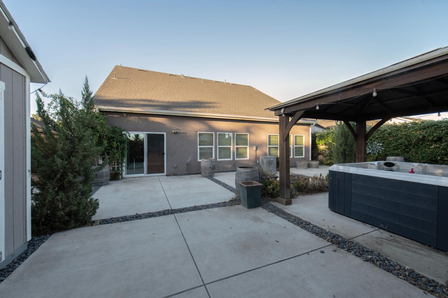 3728 W Ceres Ct, Visalia, CA 93291