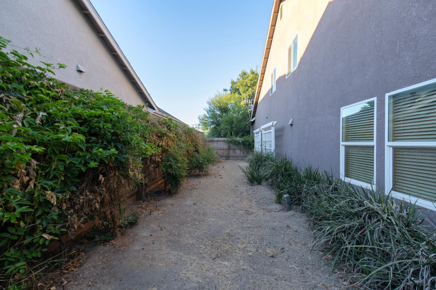 3728 W Ceres Ct, Visalia, CA 93291
