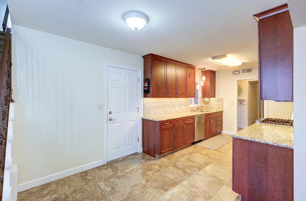 1846 W Indianapolis Ave, Fresno, CA 93705