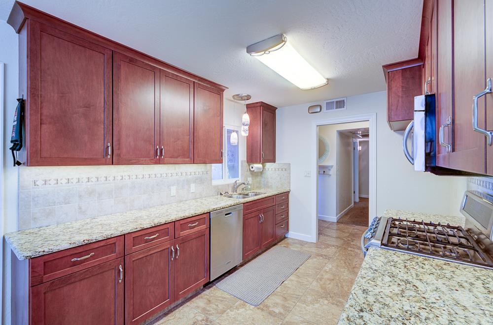 1846 W Indianapolis Ave, Fresno, CA 93705