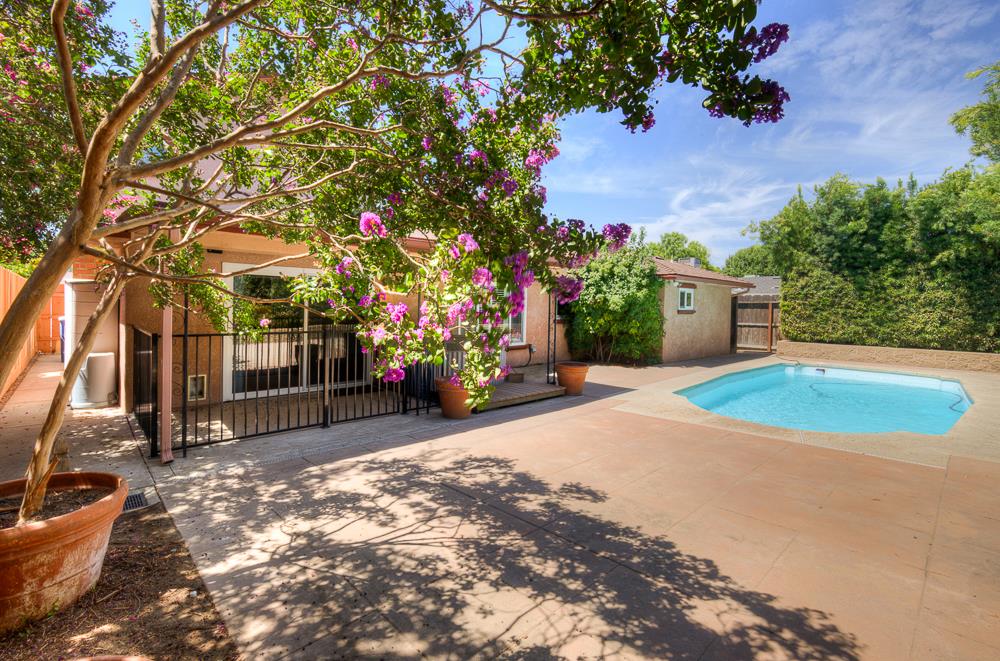 1846 W Indianapolis Ave, Fresno, CA 93705