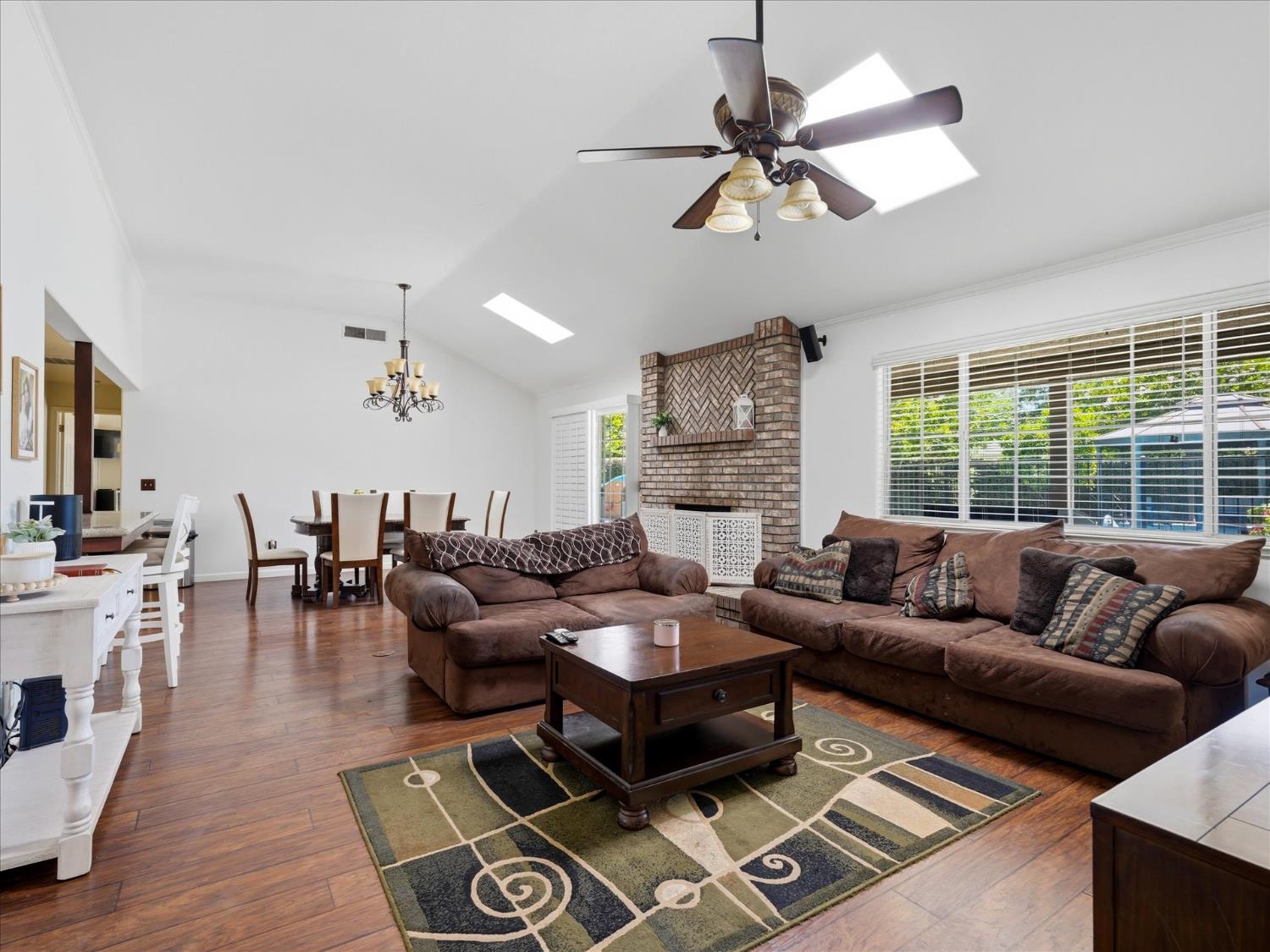 5291 W Spruce Ave, Fresno, CA 93722