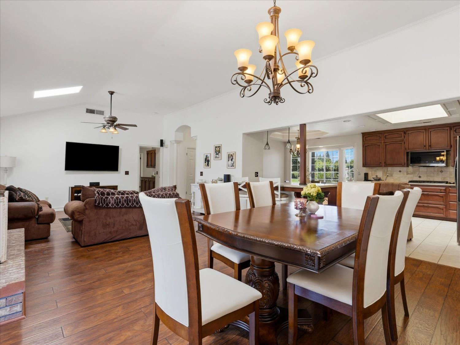 5291 W Spruce Ave, Fresno, CA 93722