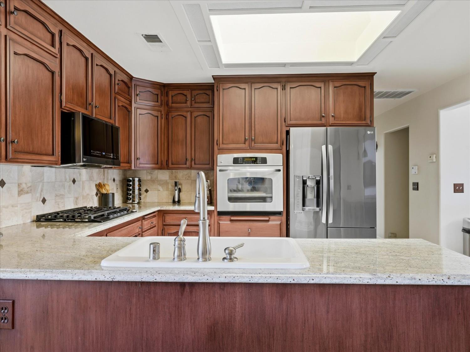 5291 W Spruce Ave, Fresno, CA 93722