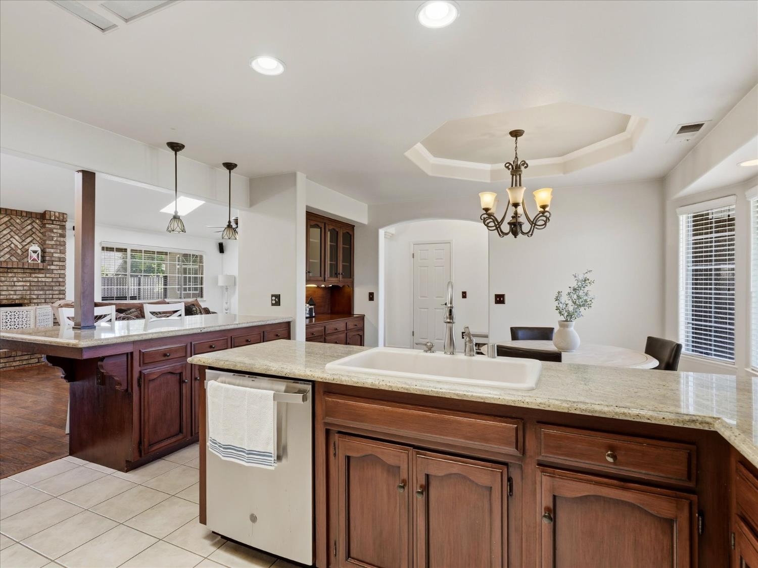 5291 W Spruce Ave, Fresno, CA 93722