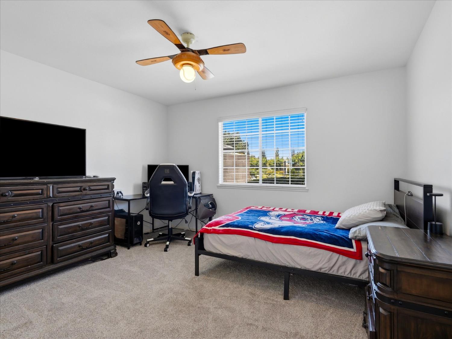 5291 W Spruce Ave, Fresno, CA 93722