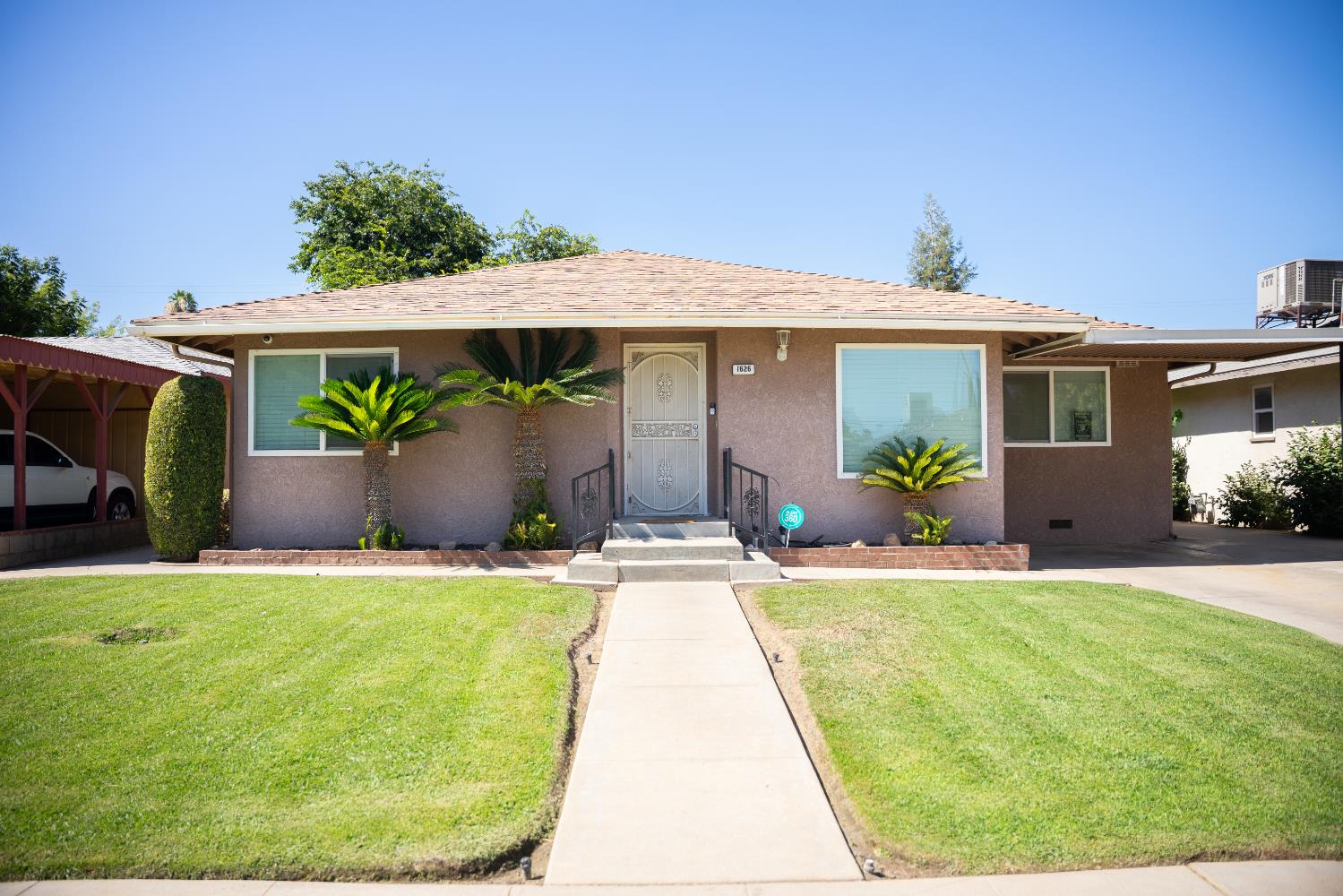 1626 W Yale Ave, Fresno, CA 93705
