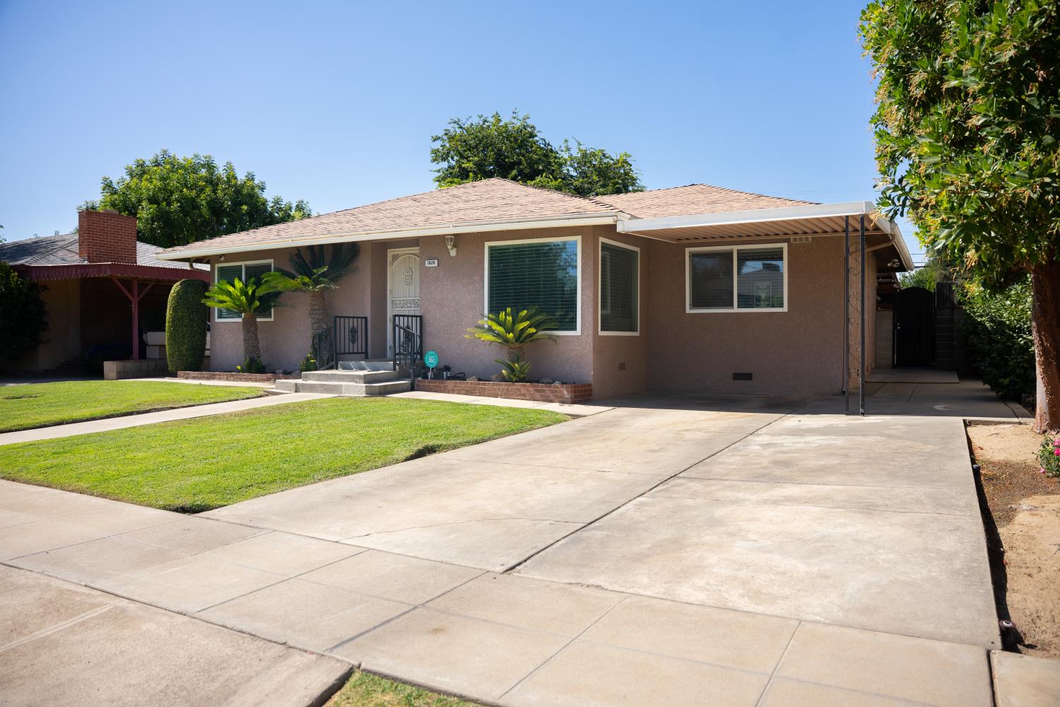 1626 W Yale Ave, Fresno, CA 93705
