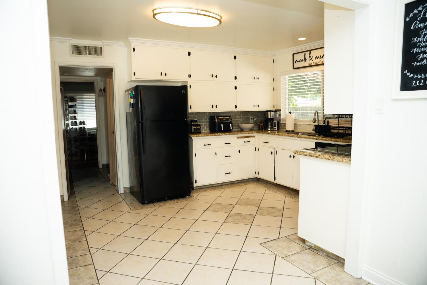 1626 W Yale Ave, Fresno, CA 93705