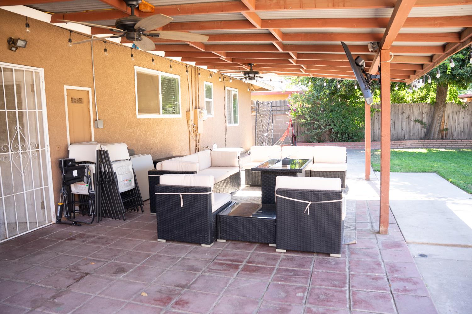 1626 W Yale Ave, Fresno, CA 93705