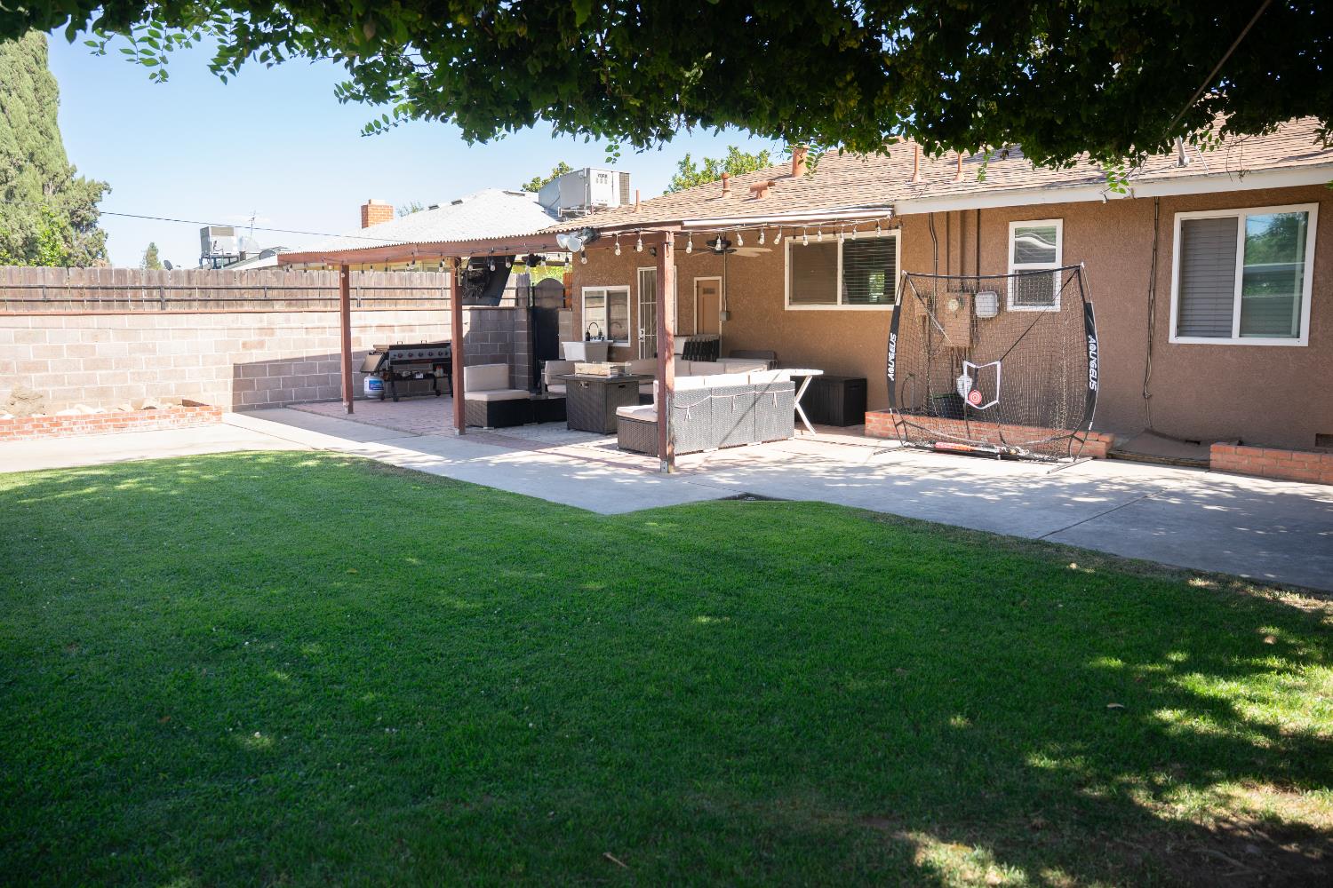 1626 W Yale Ave, Fresno, CA 93705