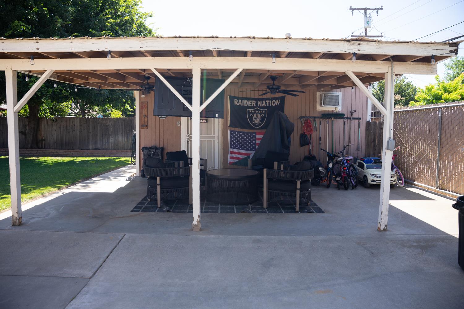1626 W Yale Ave, Fresno, CA 93705