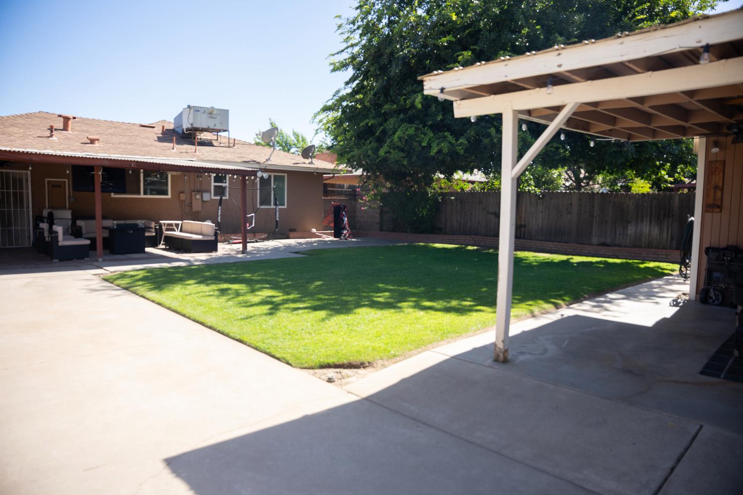 1626 W Yale Ave, Fresno, CA 93705