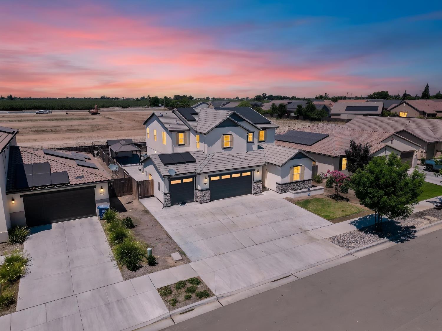 763 Howard St, Kingsburg, CA 93631
