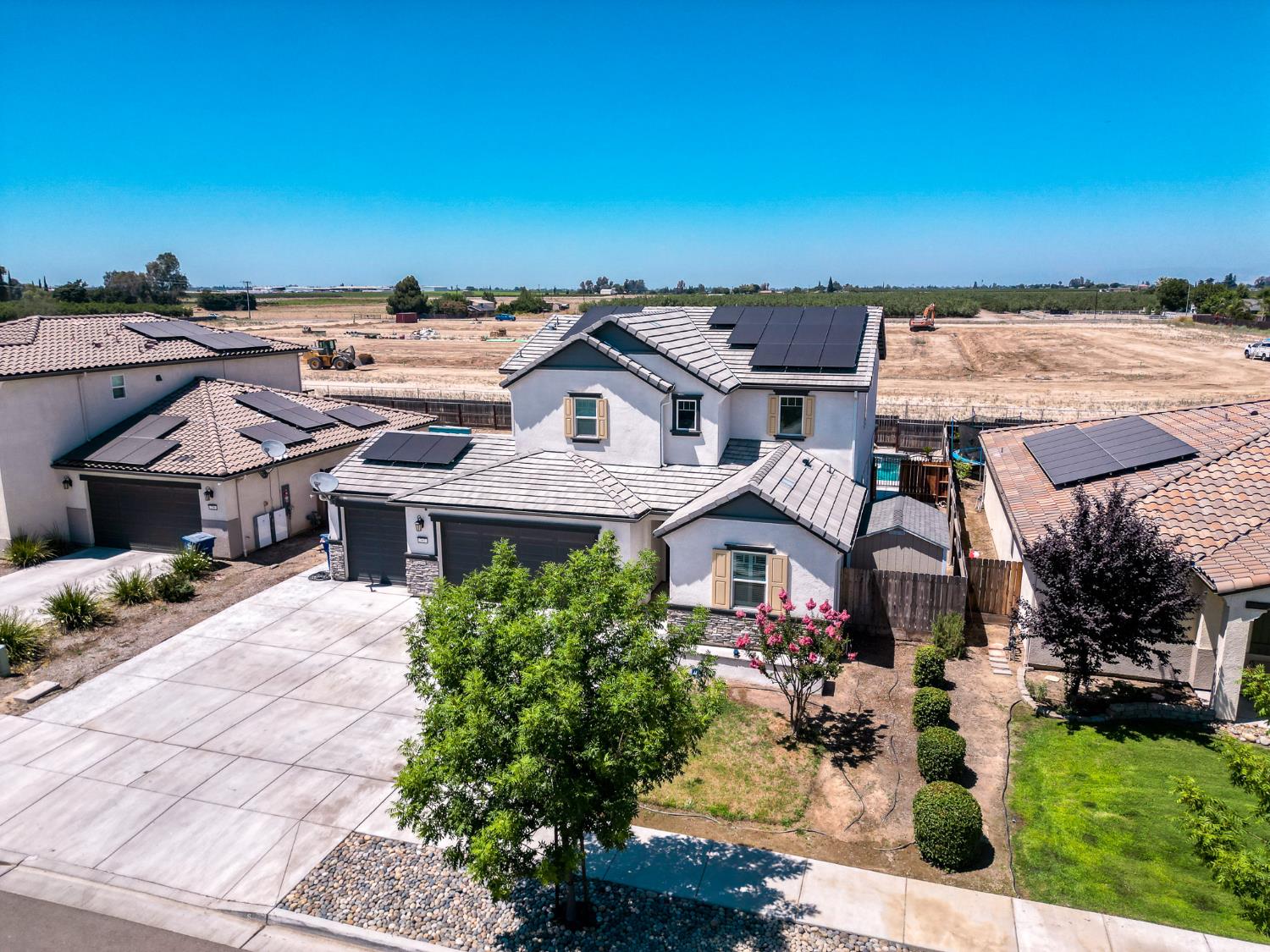 763 Howard St, Kingsburg, CA 93631