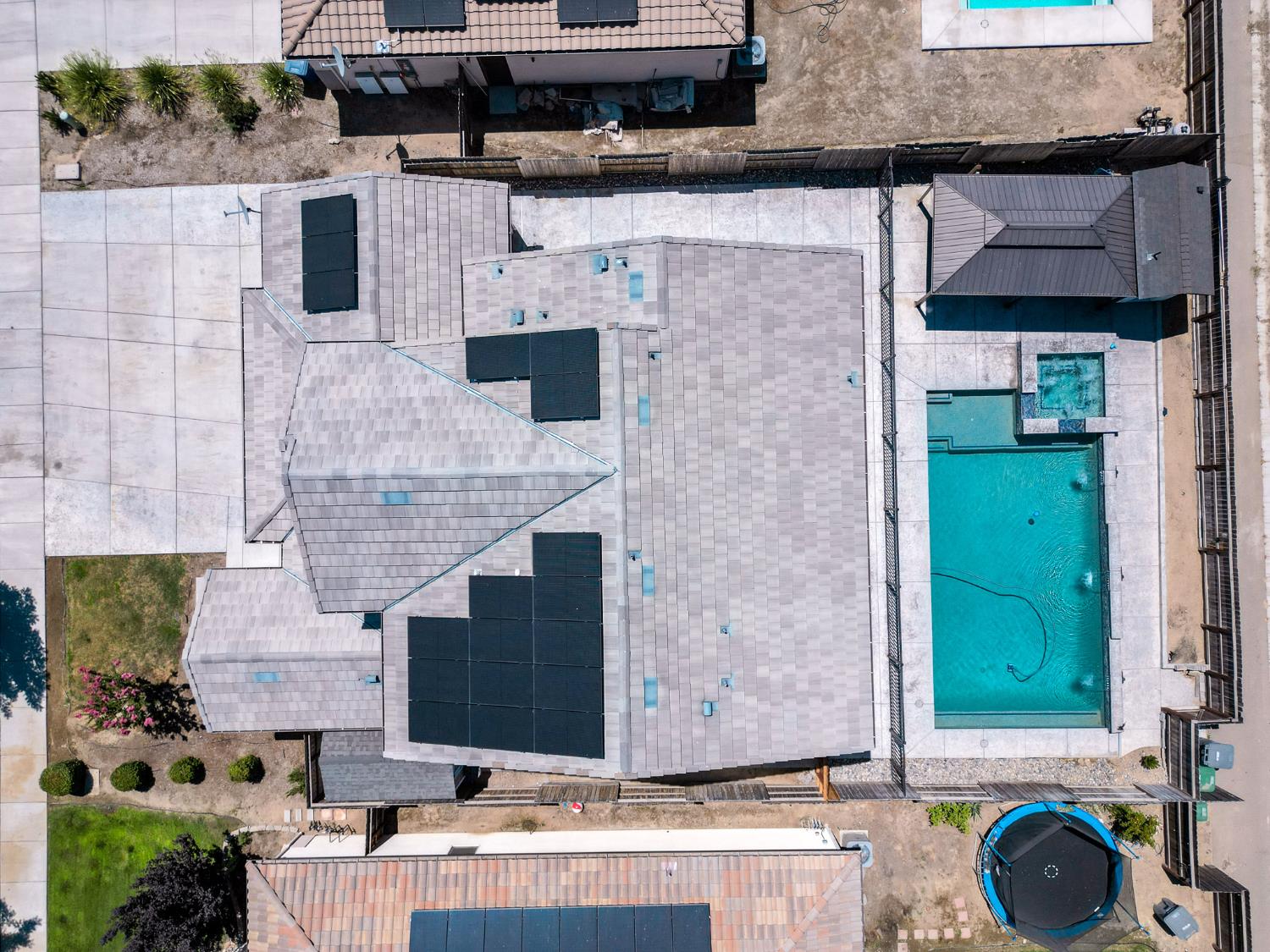 763 Howard St, Kingsburg, CA 93631