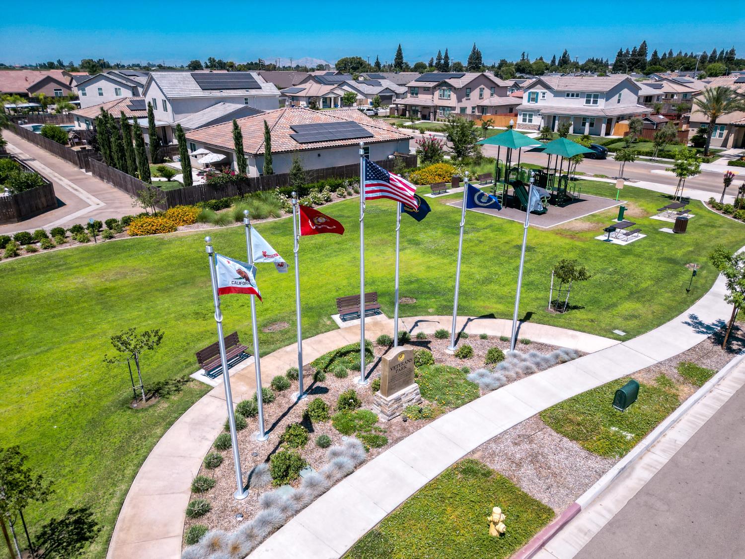763 Howard St, Kingsburg, CA 93631
